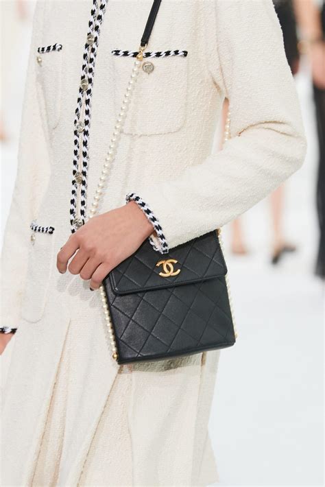 chanel large shopping bag 30cm|Chanel small shopping bag 2021.